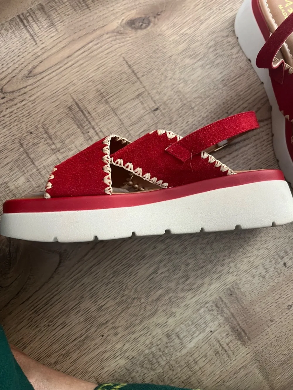 Mariella Made in Italy Red Suede Platform Sandals EU 38 | Whipstitch Slingback